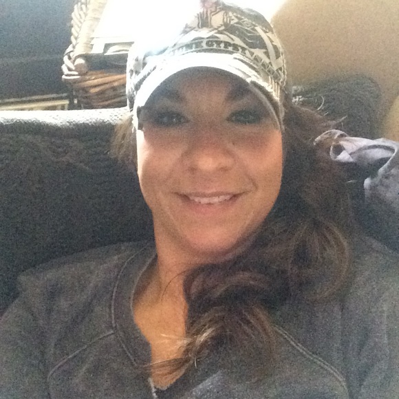 Meet your Posher, Sarah - Picture 2 of 2